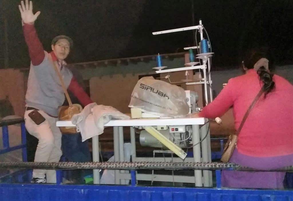 Traslado-de-máquina-recién-comprada-al-local-de-Fundación-La-Calera