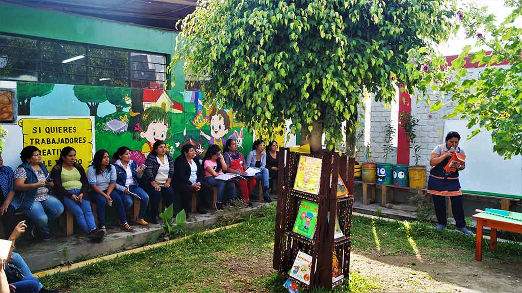 Presentación-del-Cuento-de-Arturo-y-Clementina-en-la-biblioteca-ecológica