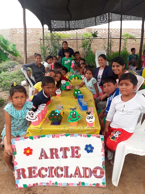 voluntarios-apoyando-en-los-talleres-de-verano