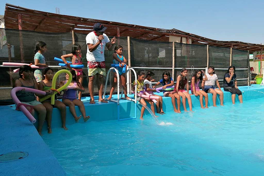 carlos-en-los-viernes-de-piscina